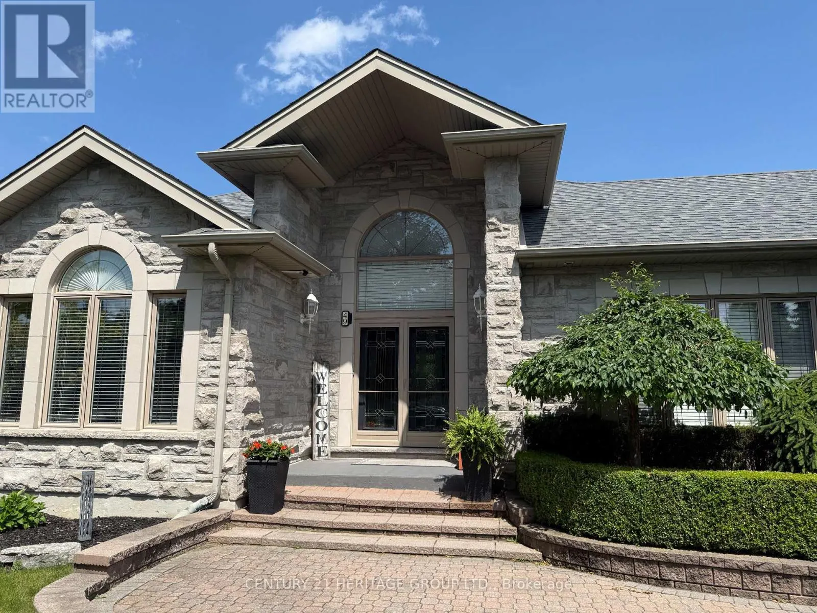 49 SHORE CRESCENT