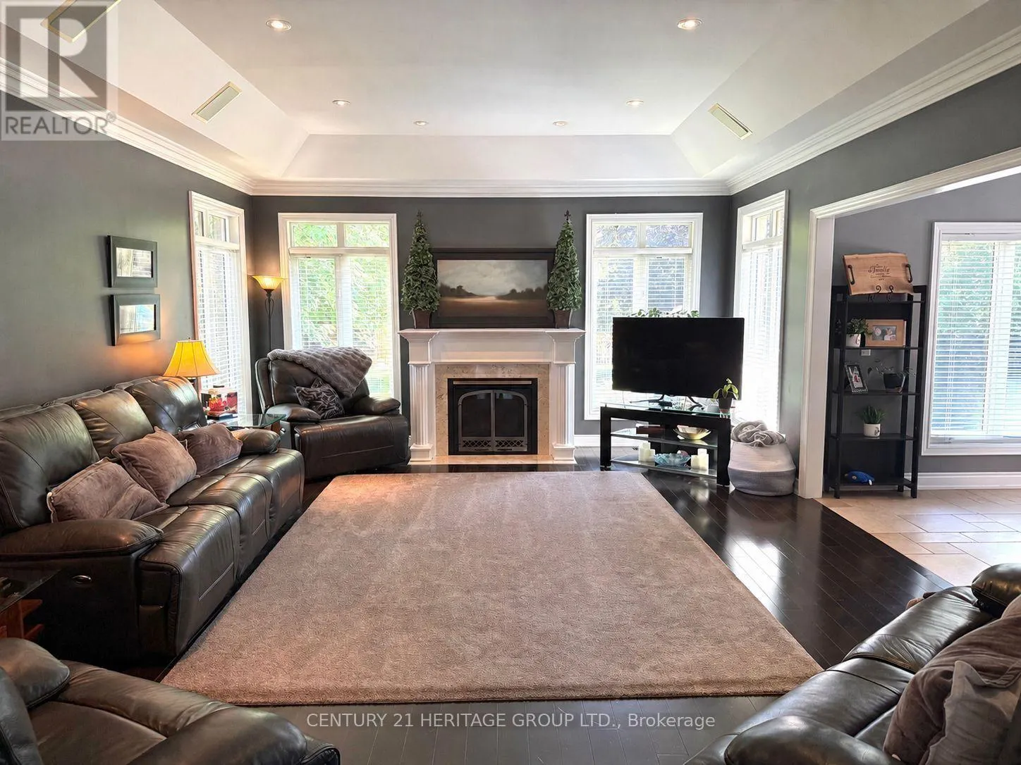 49 SHORE CRESCENT