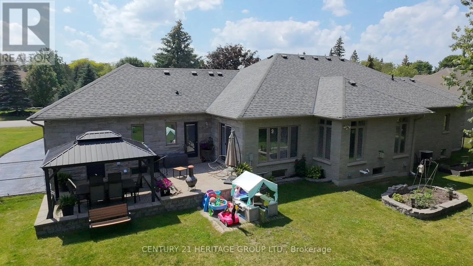 49 SHORE CRESCENT