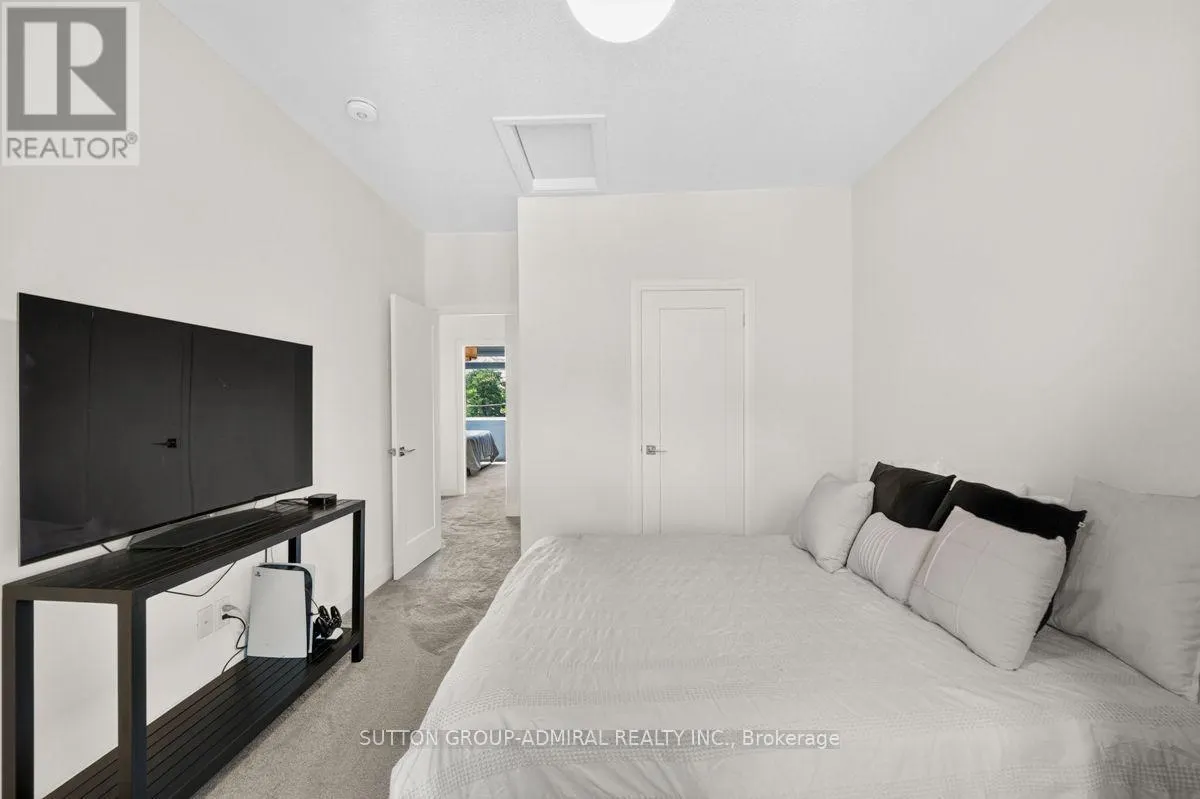 4 VERN ROBERTSON GATE