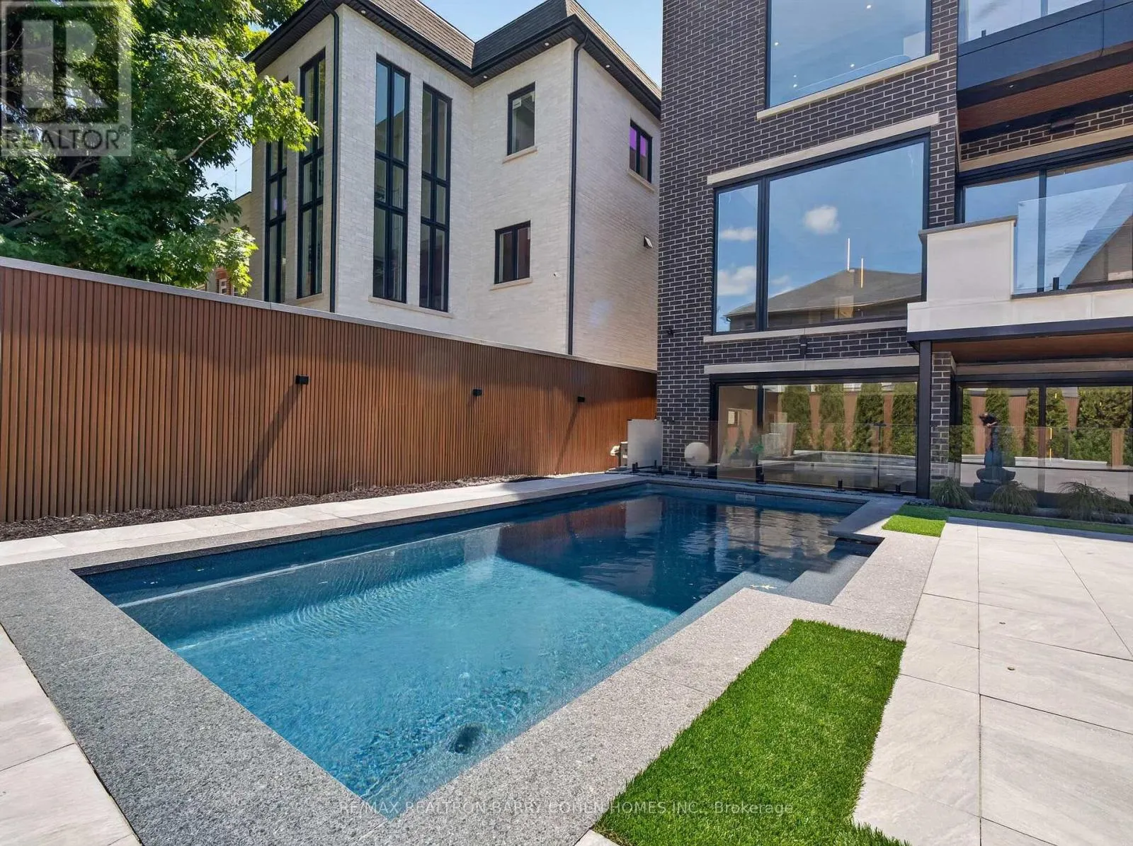 26 CLINTON DRIVE