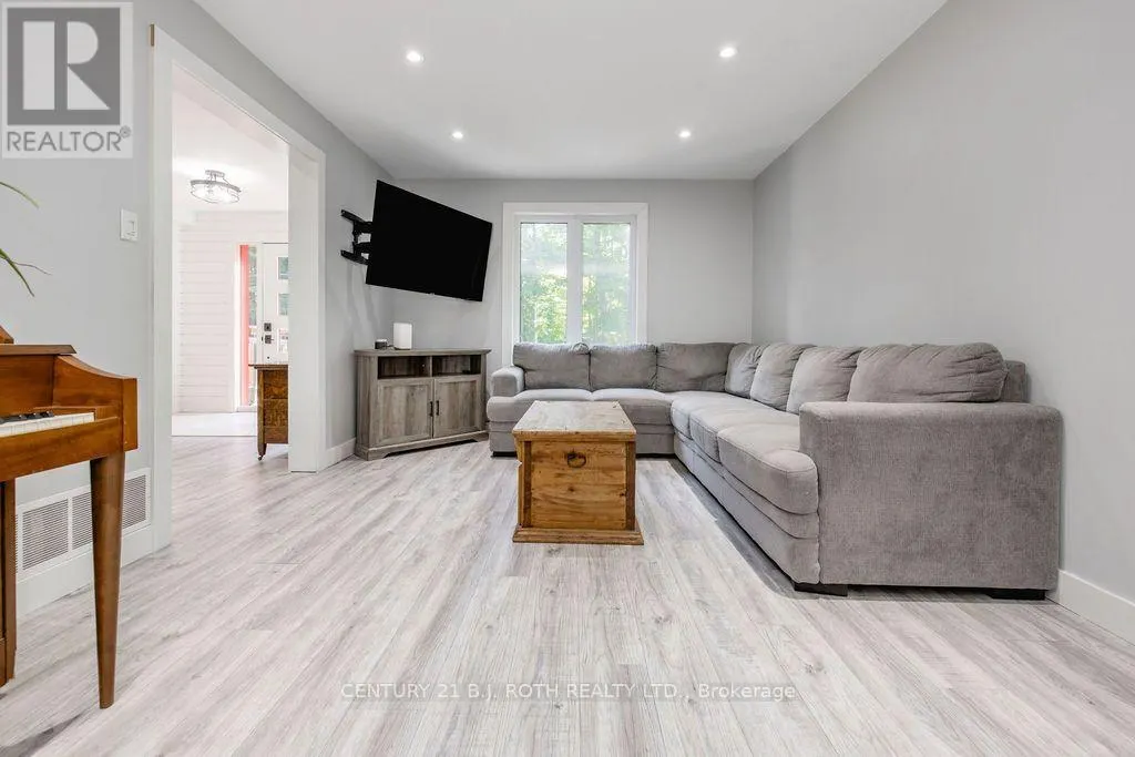 1844 OAKWOOD ROAD