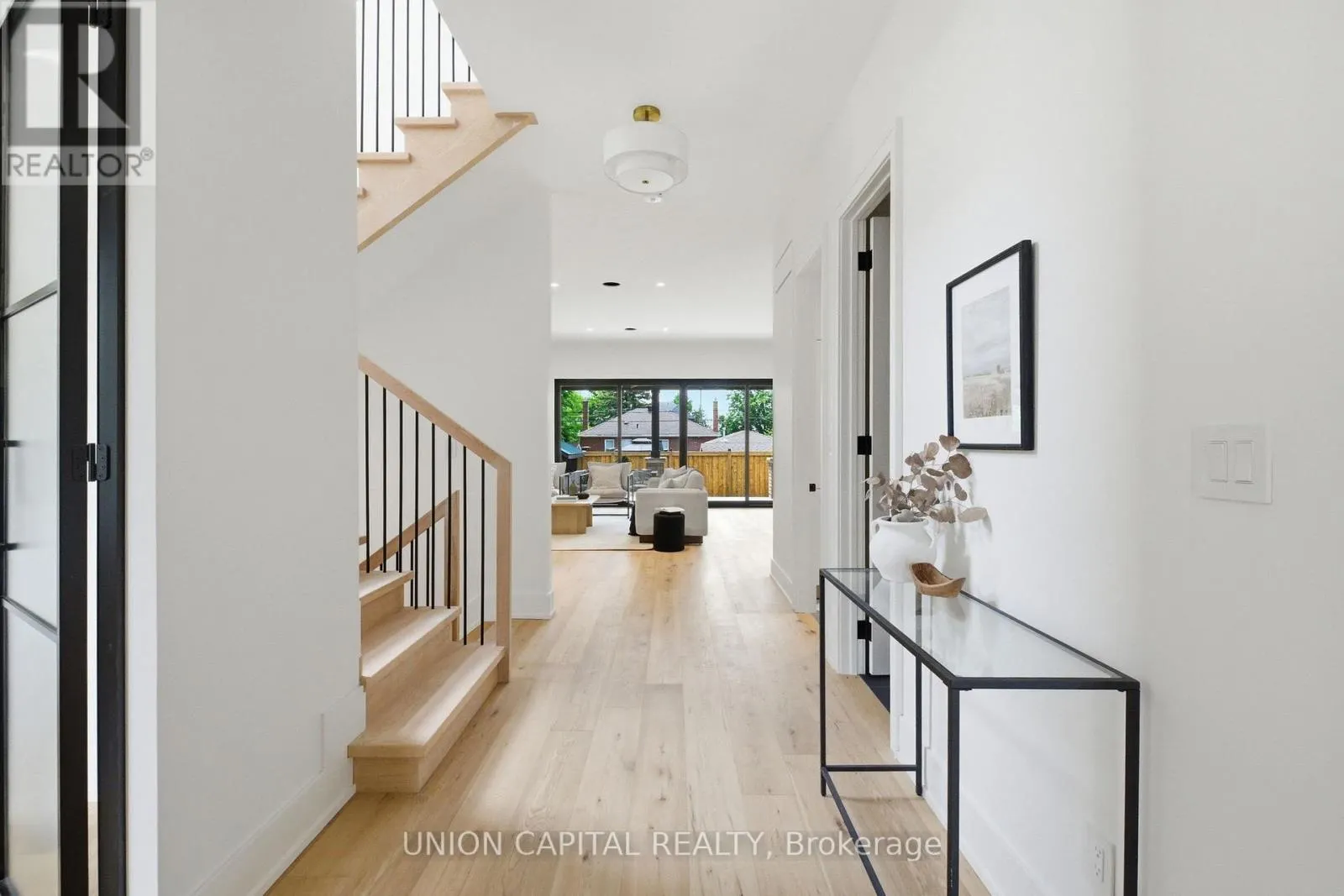 106 HAWTHORN AVENUE