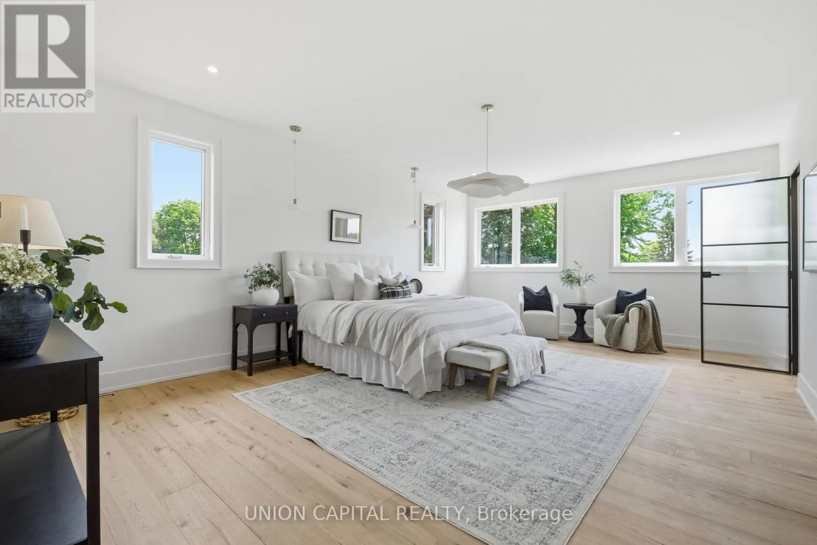 106 HAWTHORN AVENUE