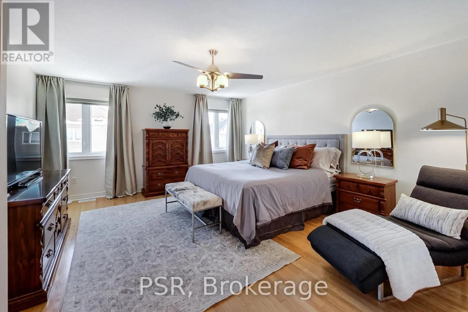 9 WHITE BEACH CRESCENT