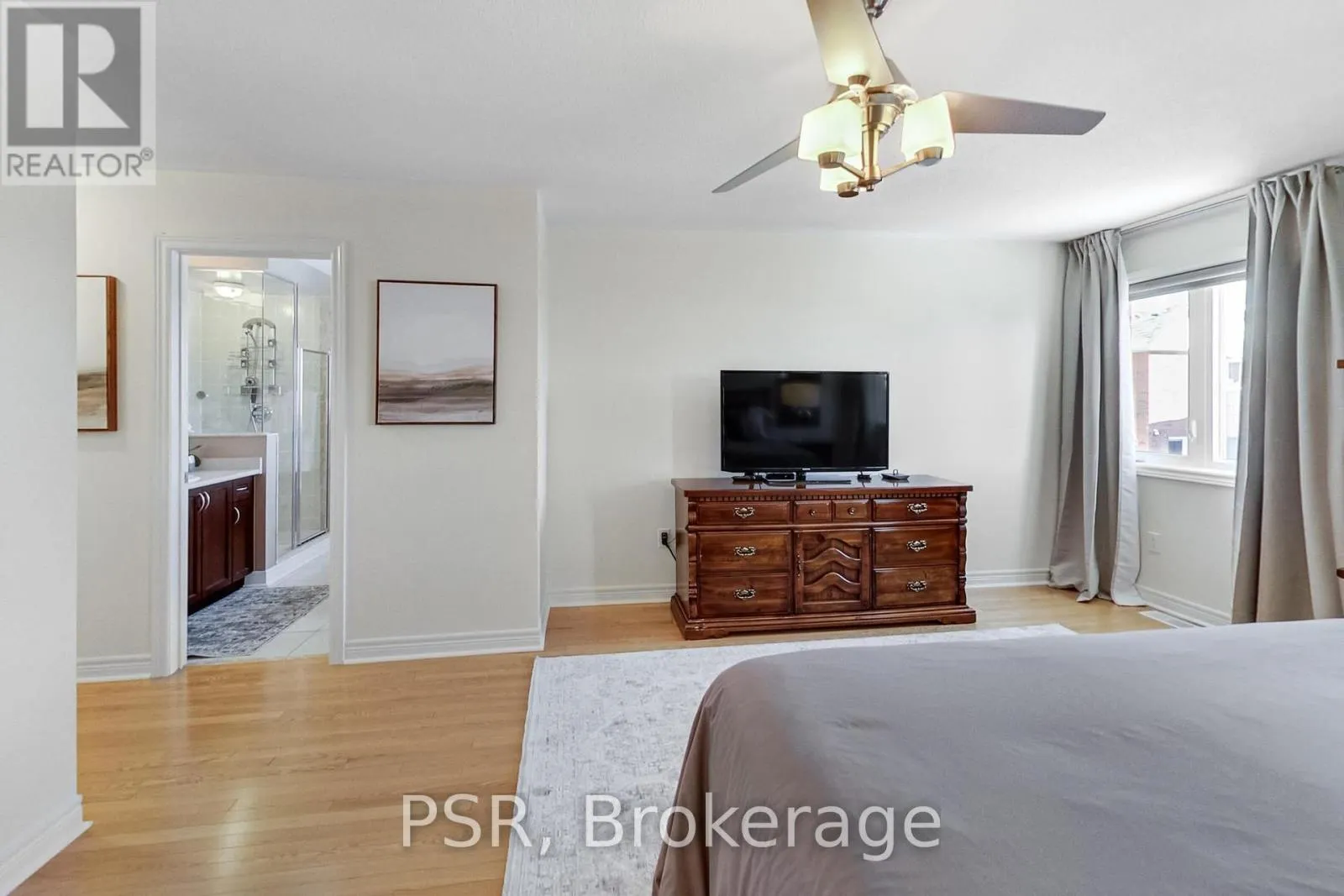 9 WHITE BEACH CRESCENT