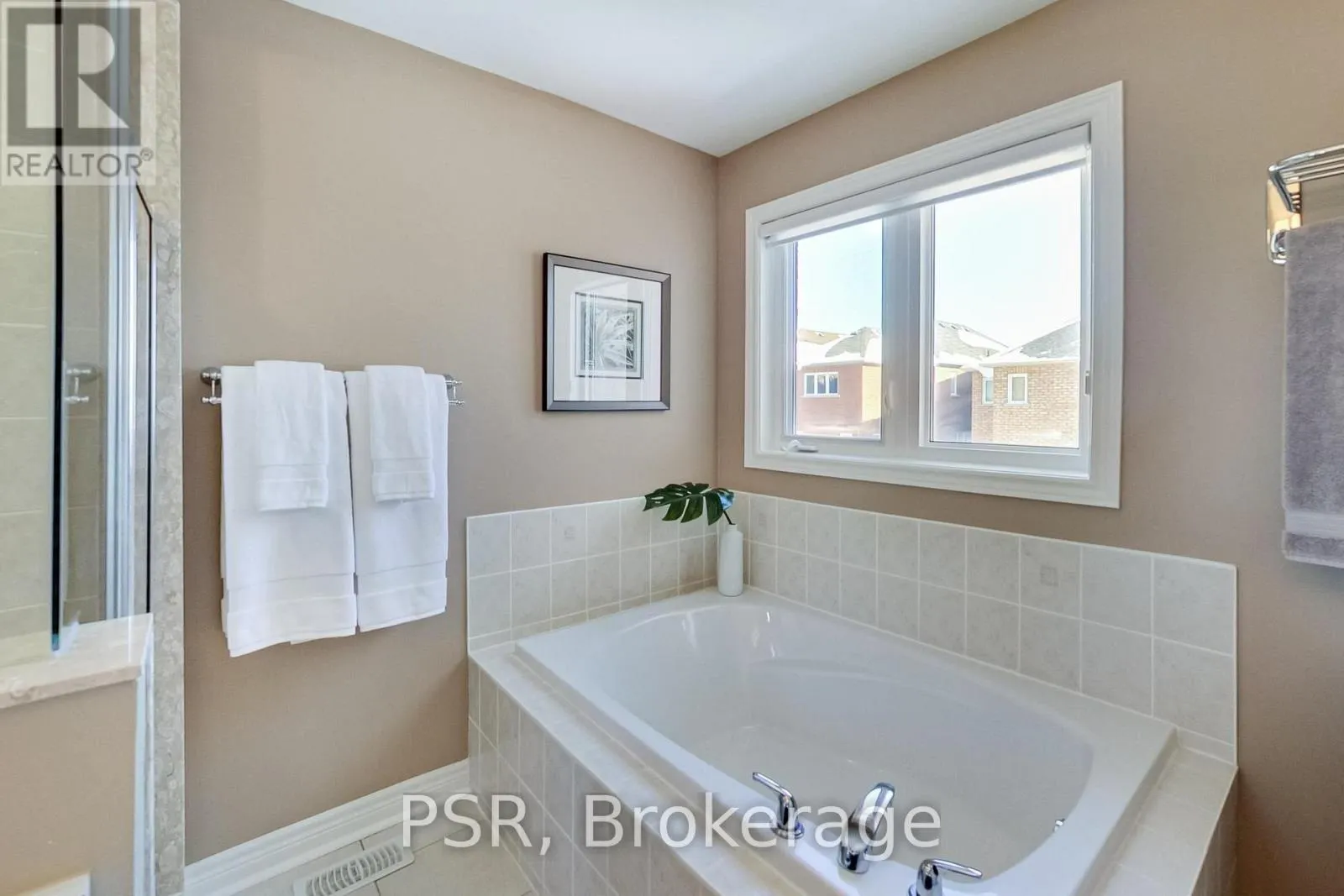 9 WHITE BEACH CRESCENT