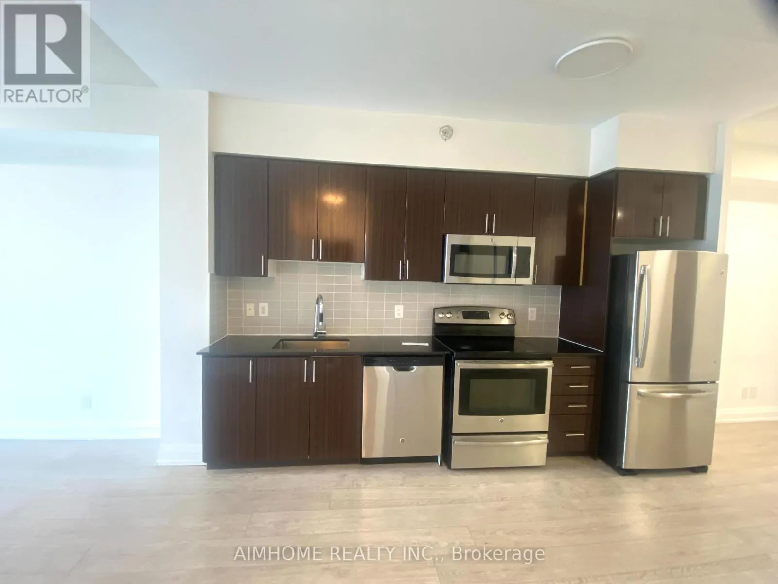 1712 - 7171 YONGE STREET E