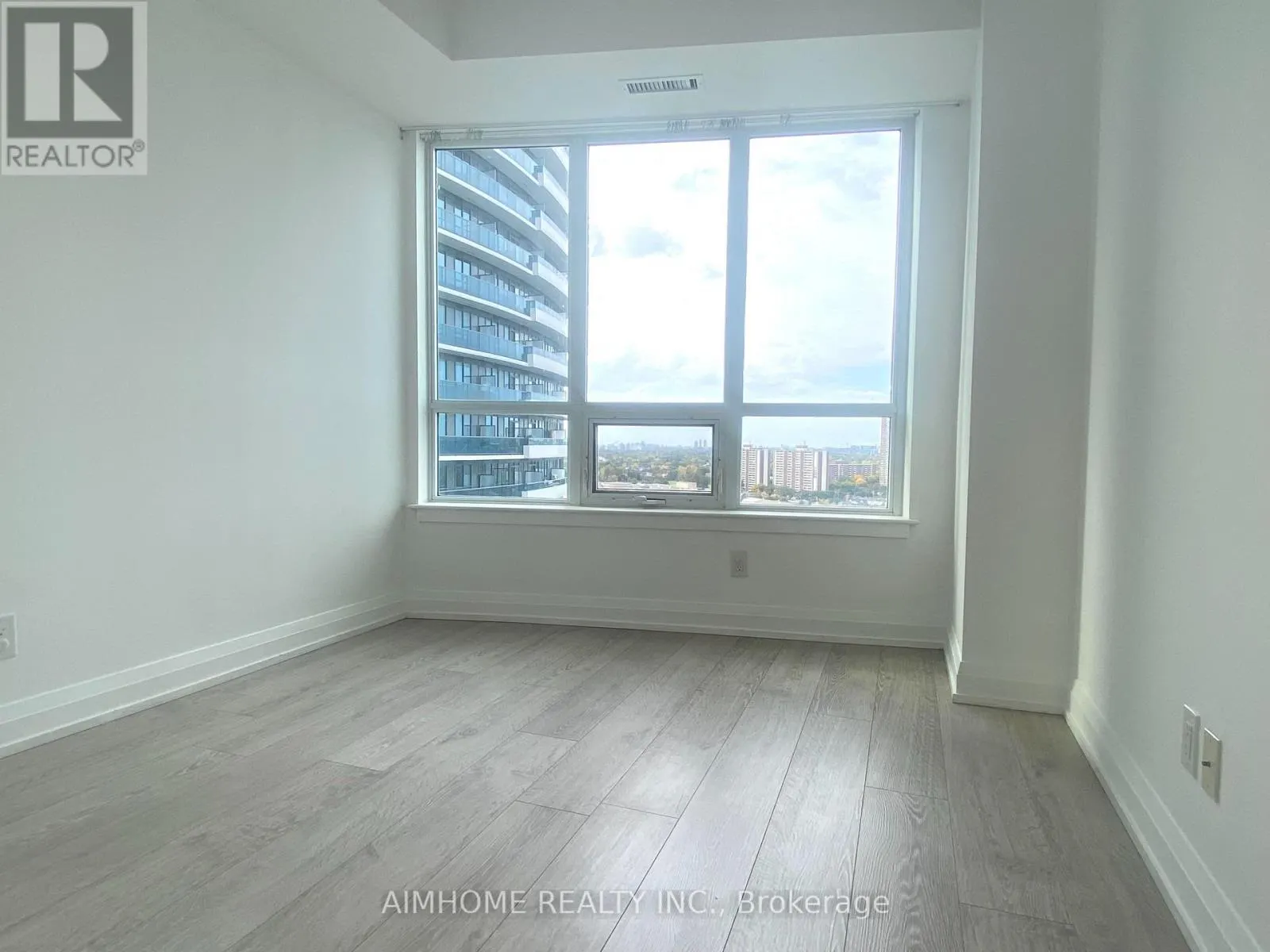 1712 - 7171 YONGE STREET E