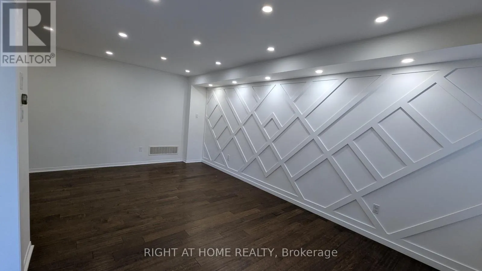 MAIN & UPPER - 5 FARIS STREET