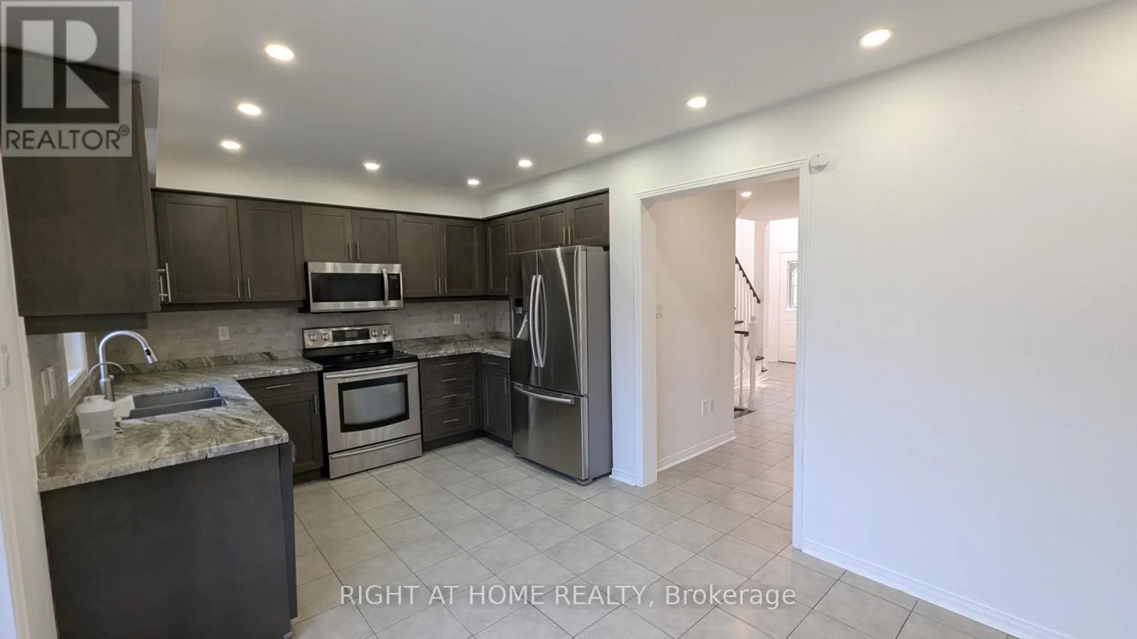 MAIN & UPPER - 5 FARIS STREET