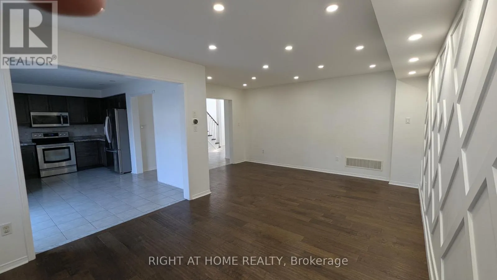 MAIN & UPPER - 5 FARIS STREET