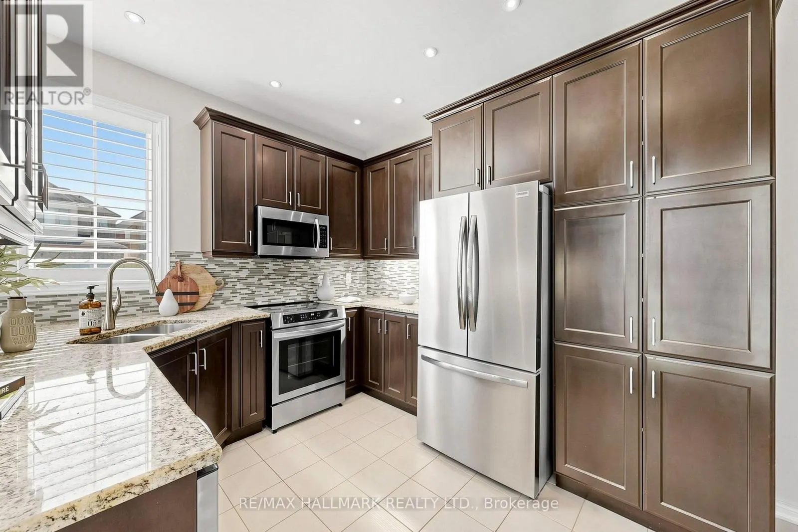 1 BASSVIEW COURT