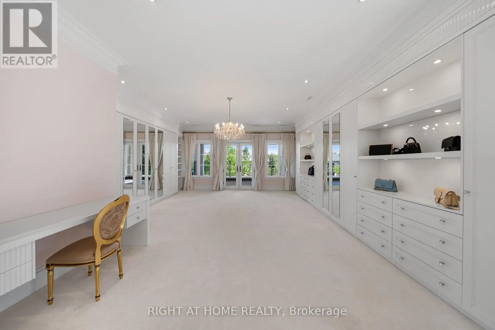 16 SIRONA'S LANE
