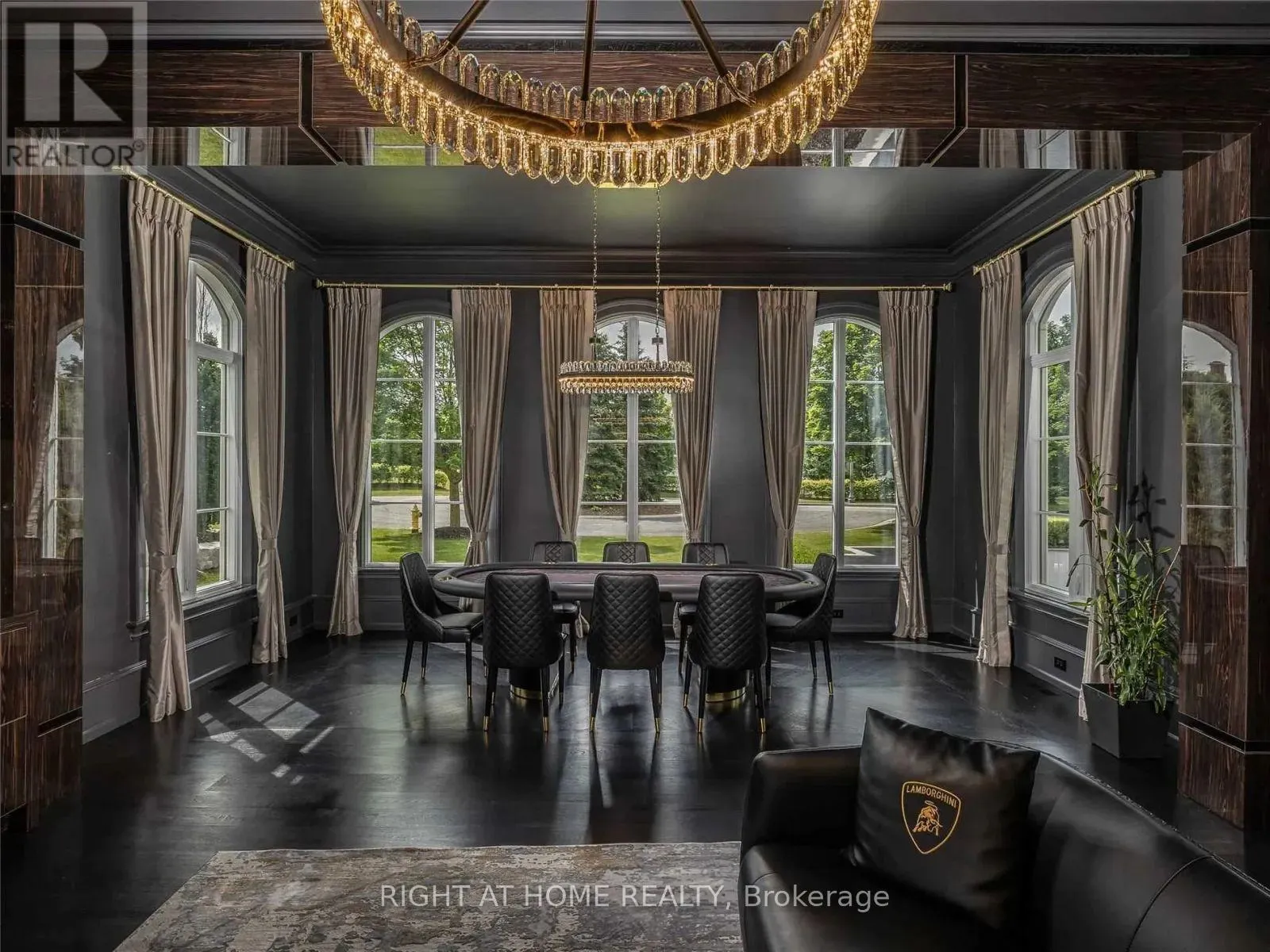 16 SIRONA'S LANE