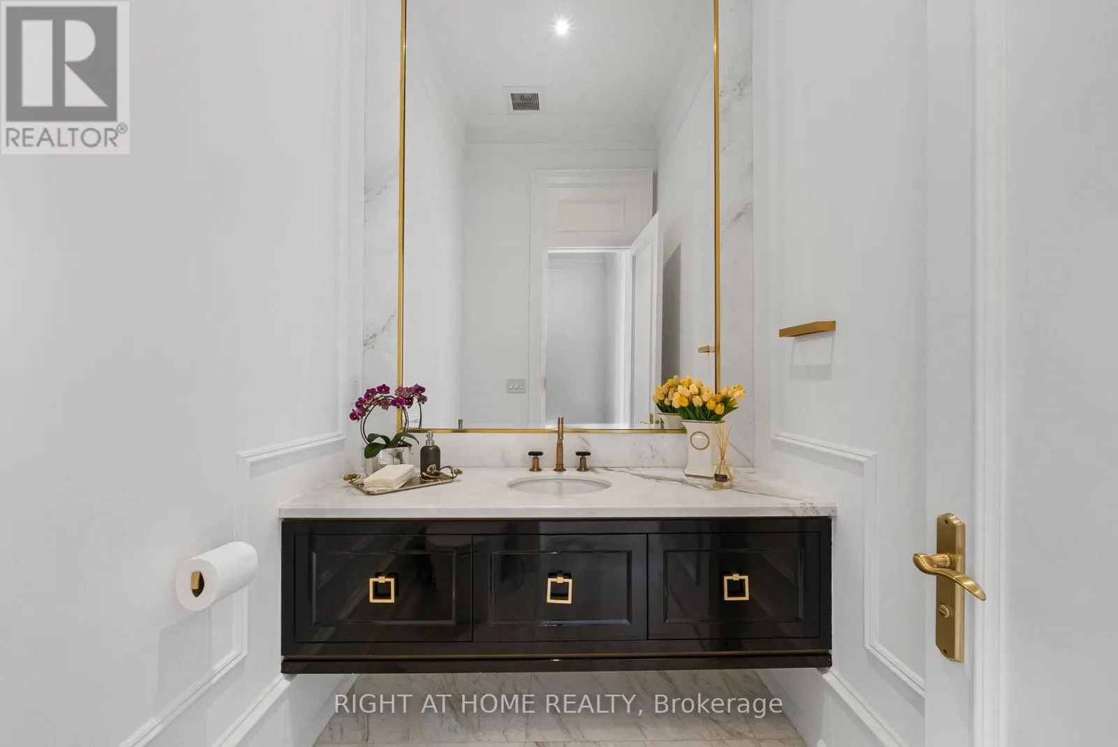 16 SIRONA'S LANE