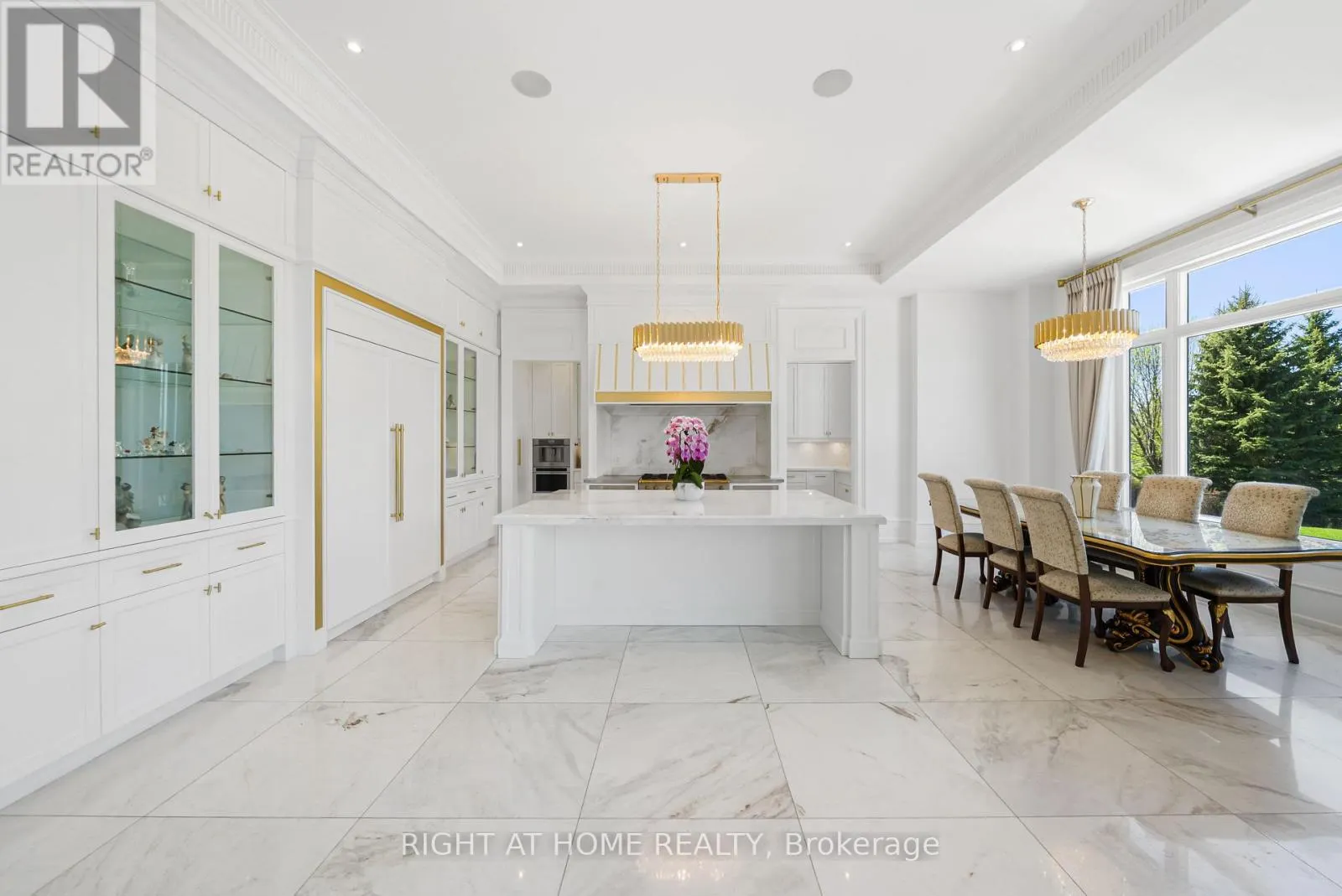 16 SIRONA'S LANE
