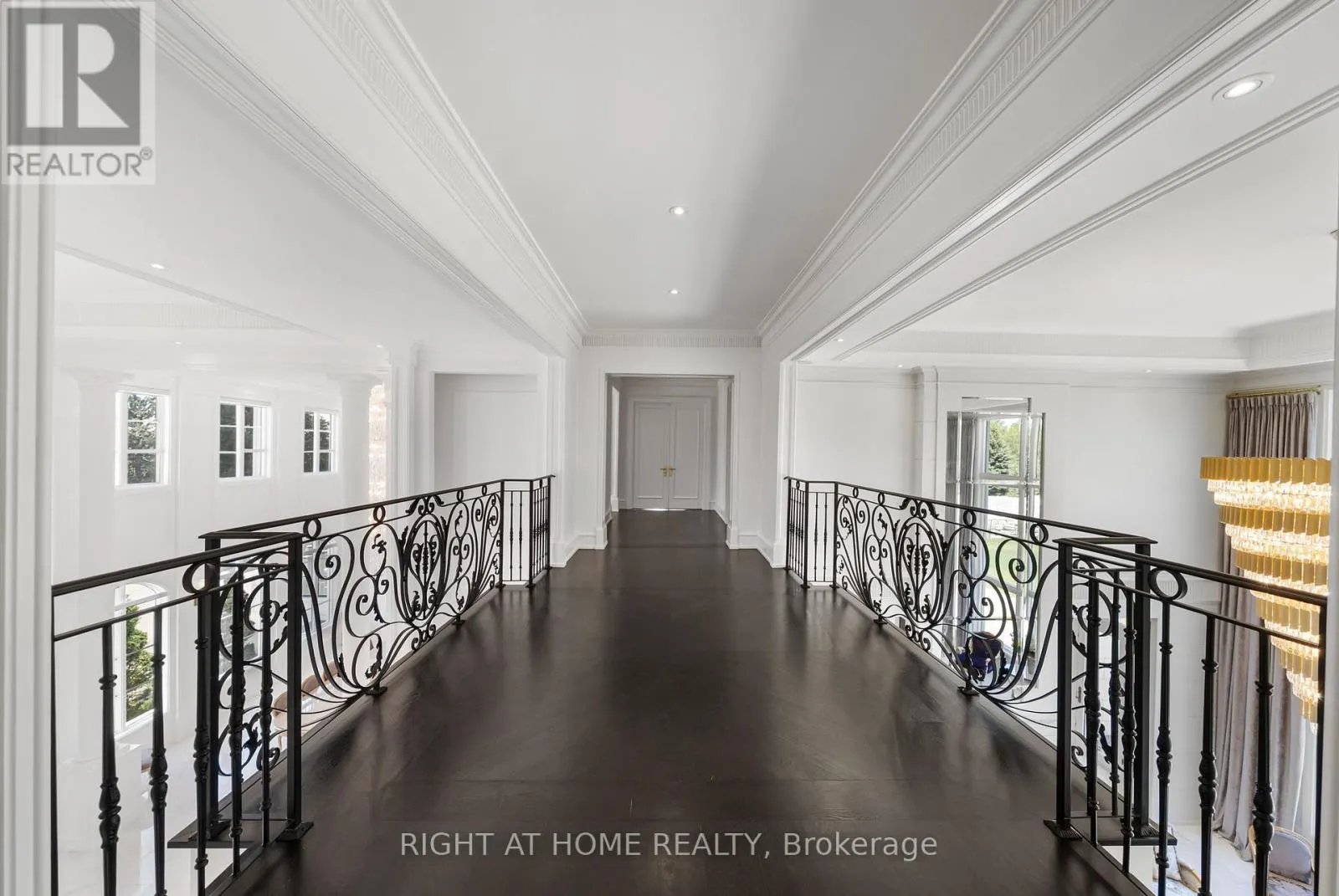 16 SIRONA'S LANE