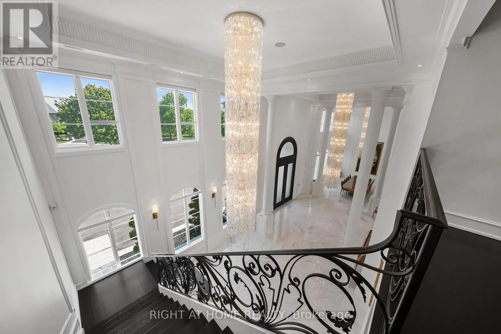 16 SIRONA'S LANE