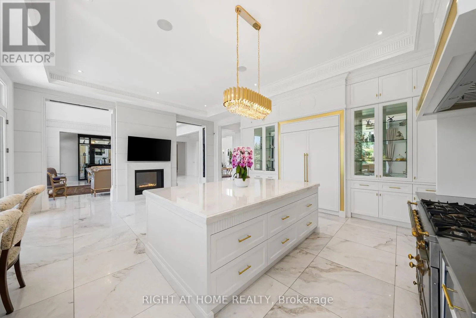 16 SIRONA'S LANE