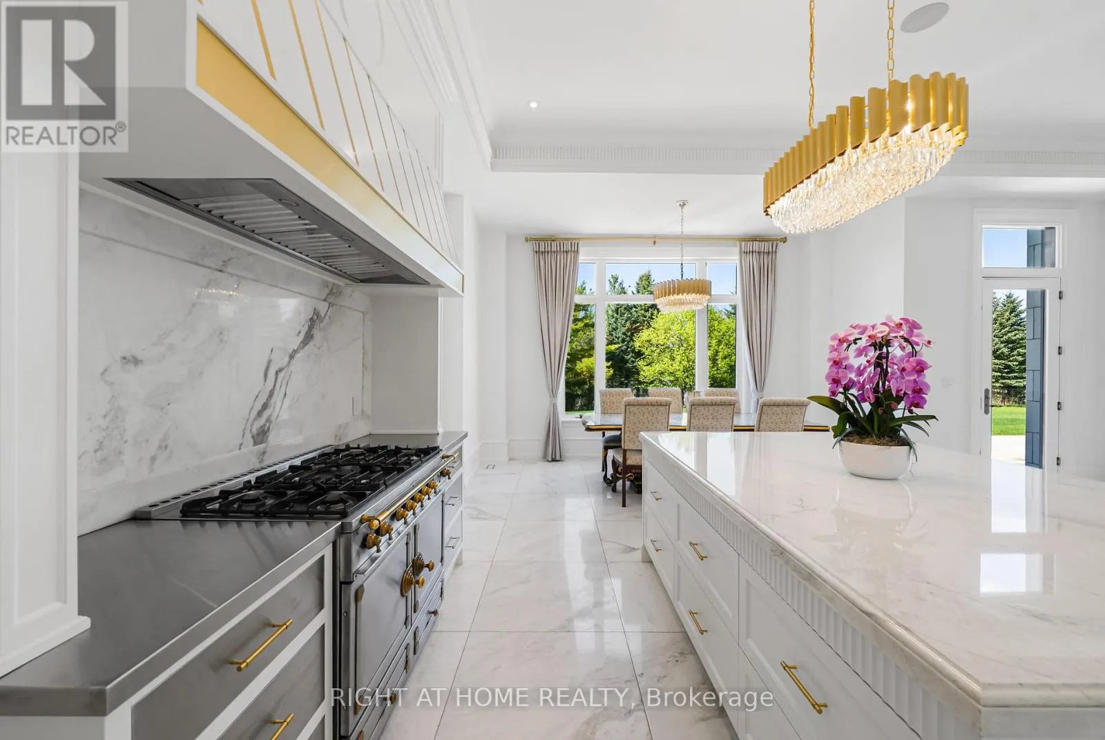 16 SIRONA'S LANE