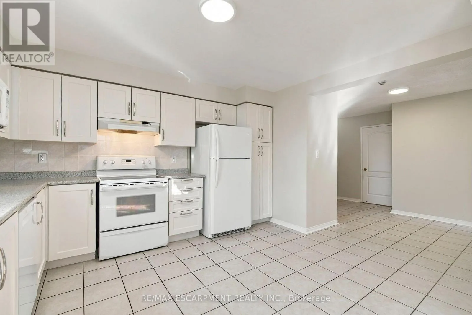 223 - 7373 MARTINGROVE ROAD