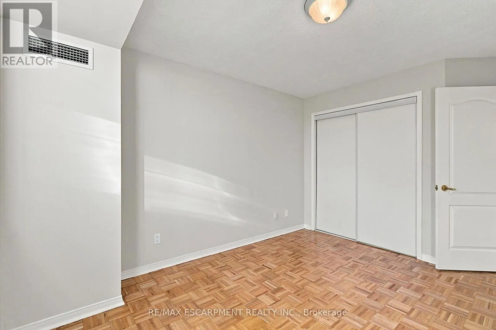 223 - 7373 MARTINGROVE ROAD