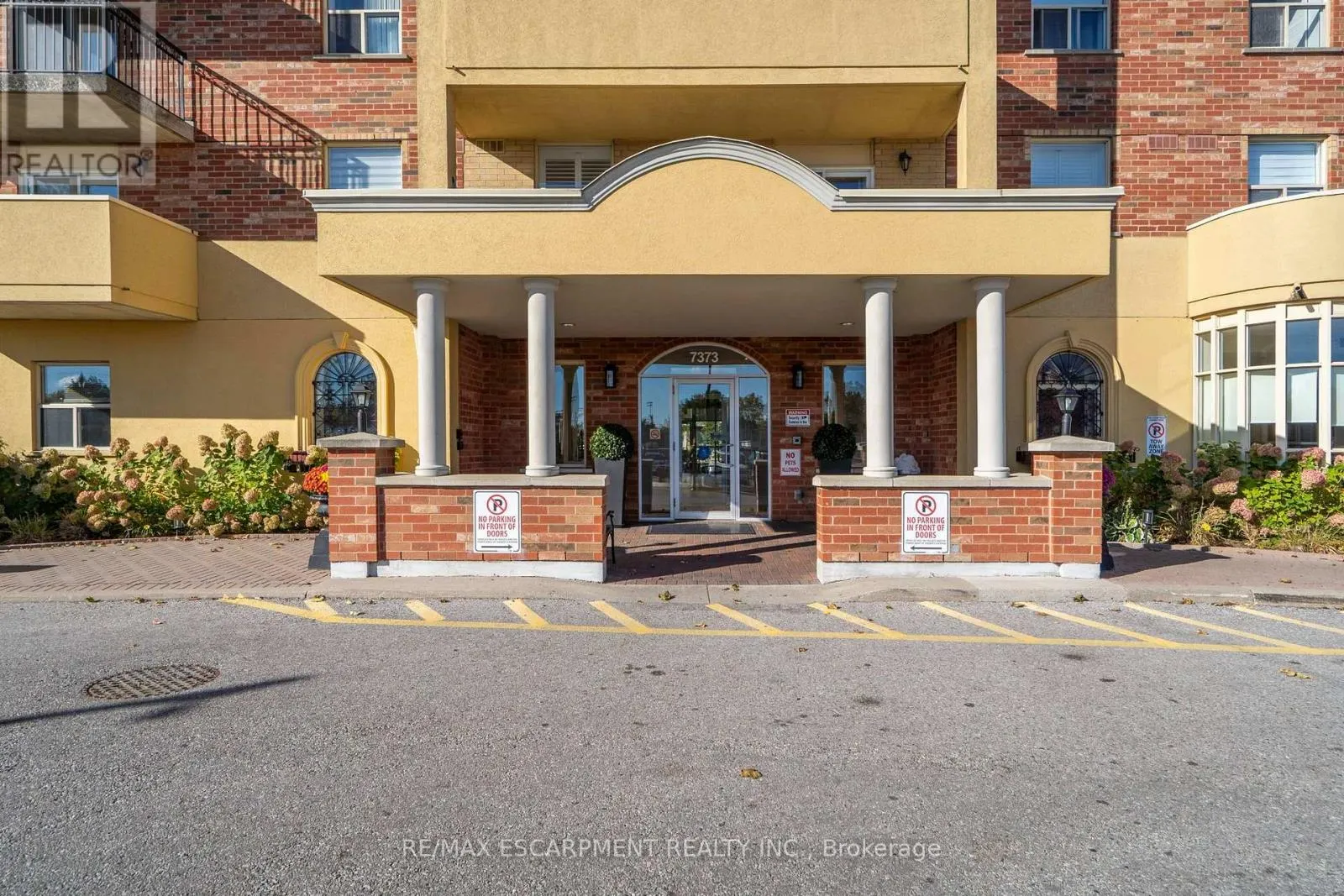 223 - 7373 MARTINGROVE ROAD