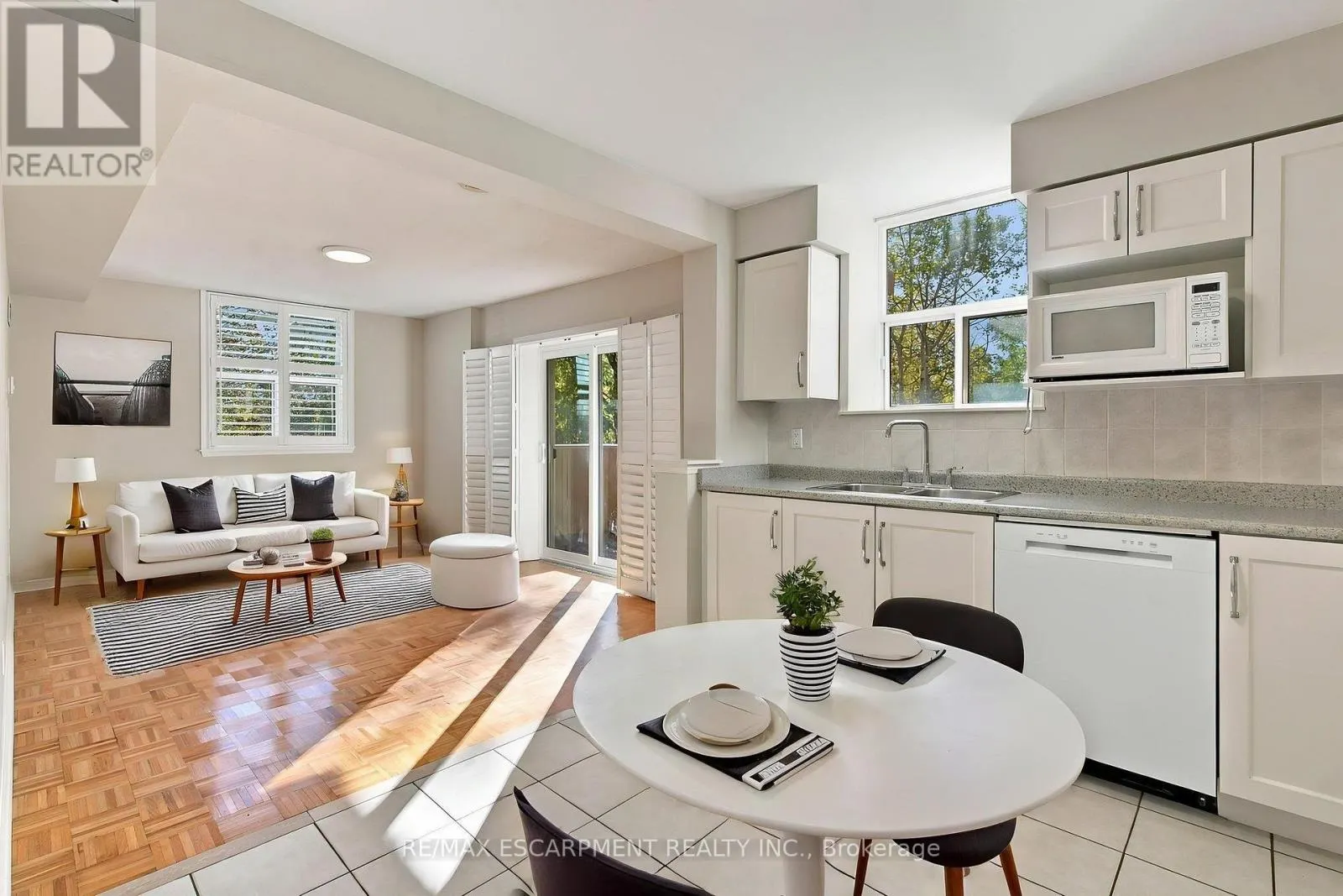 223 - 7373 MARTINGROVE ROAD