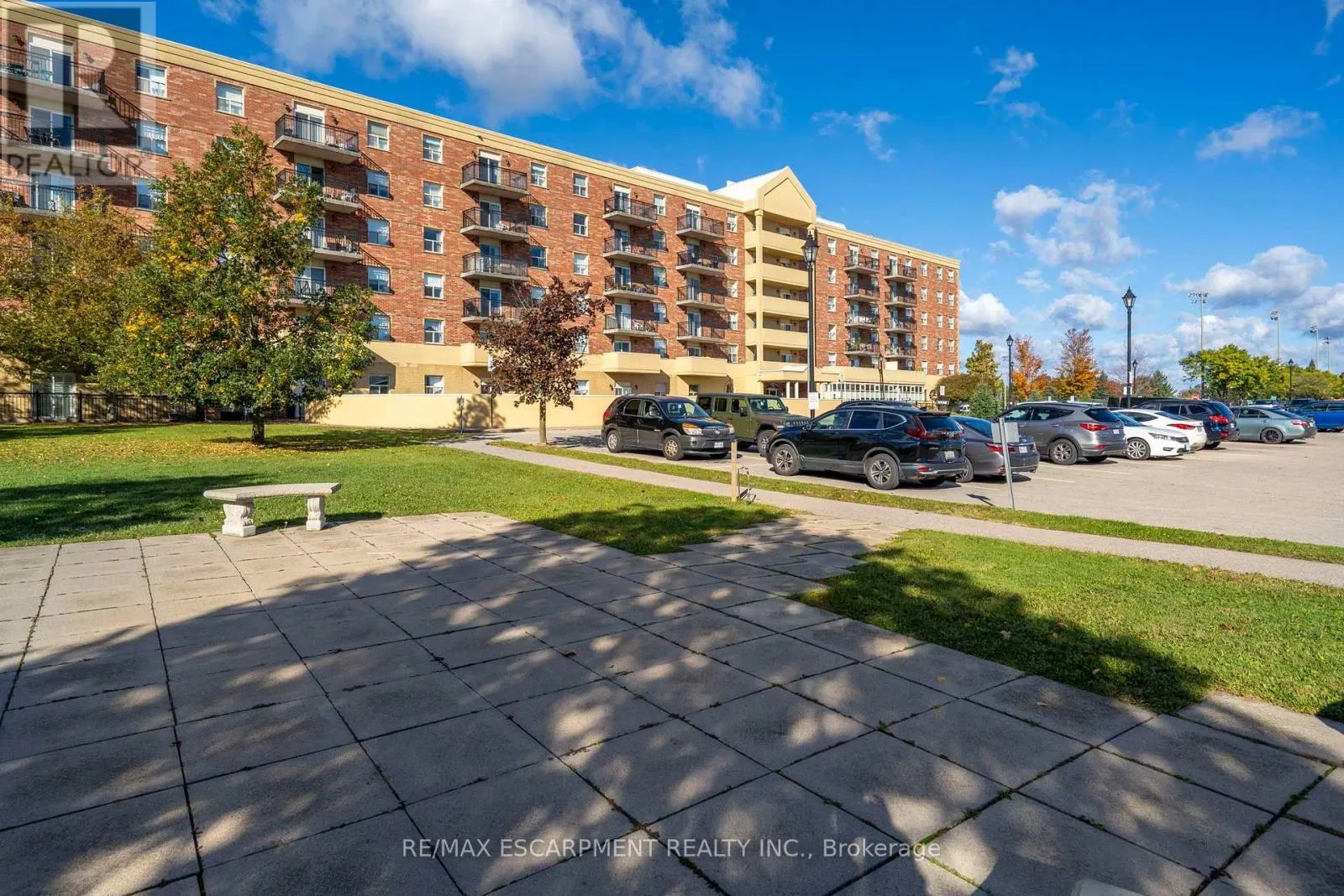 223 - 7373 MARTINGROVE ROAD