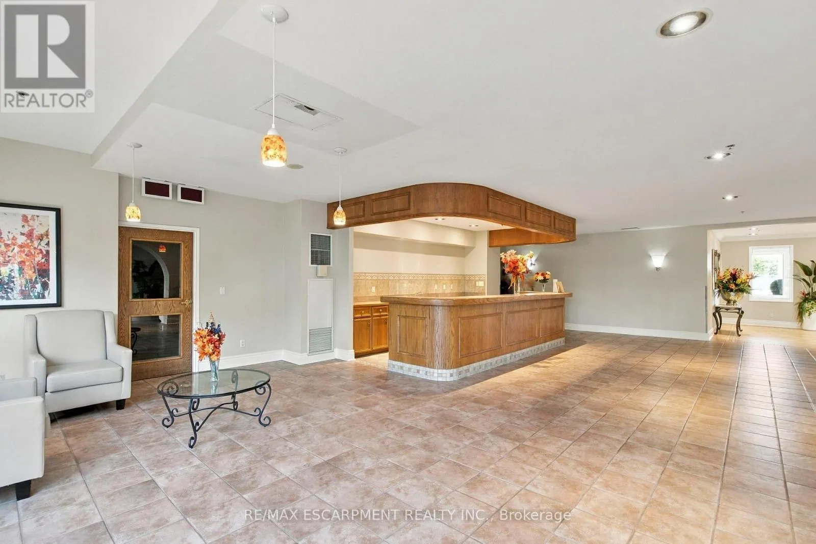 223 - 7373 MARTINGROVE ROAD