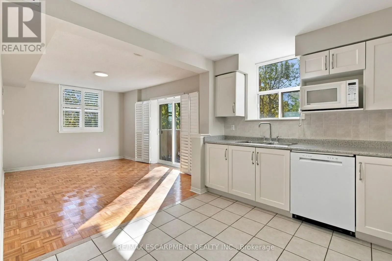 223 - 7373 MARTINGROVE ROAD