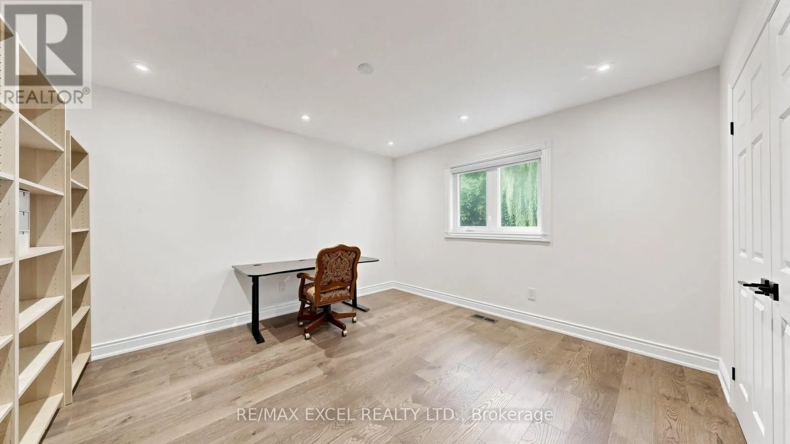 2B TRINITY CRESCENT