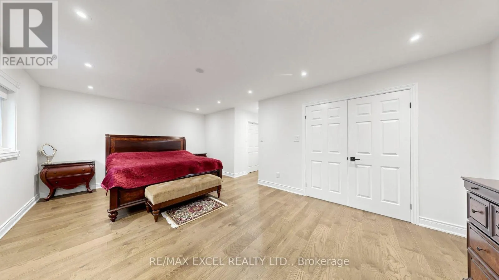 2B TRINITY CRESCENT