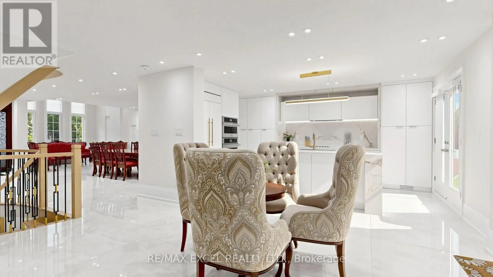 2B TRINITY CRESCENT