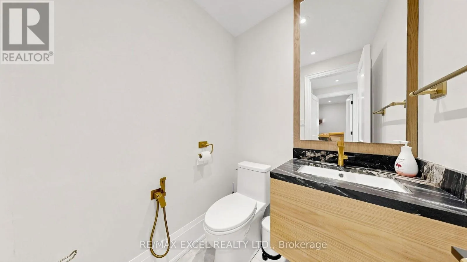 2B TRINITY CRESCENT