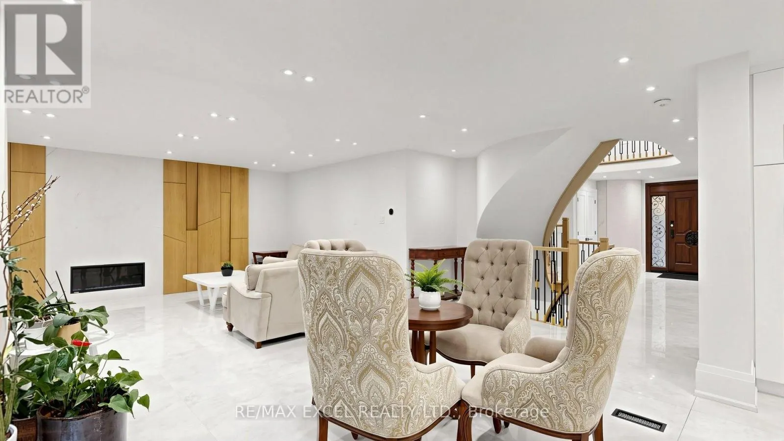 2B TRINITY CRESCENT