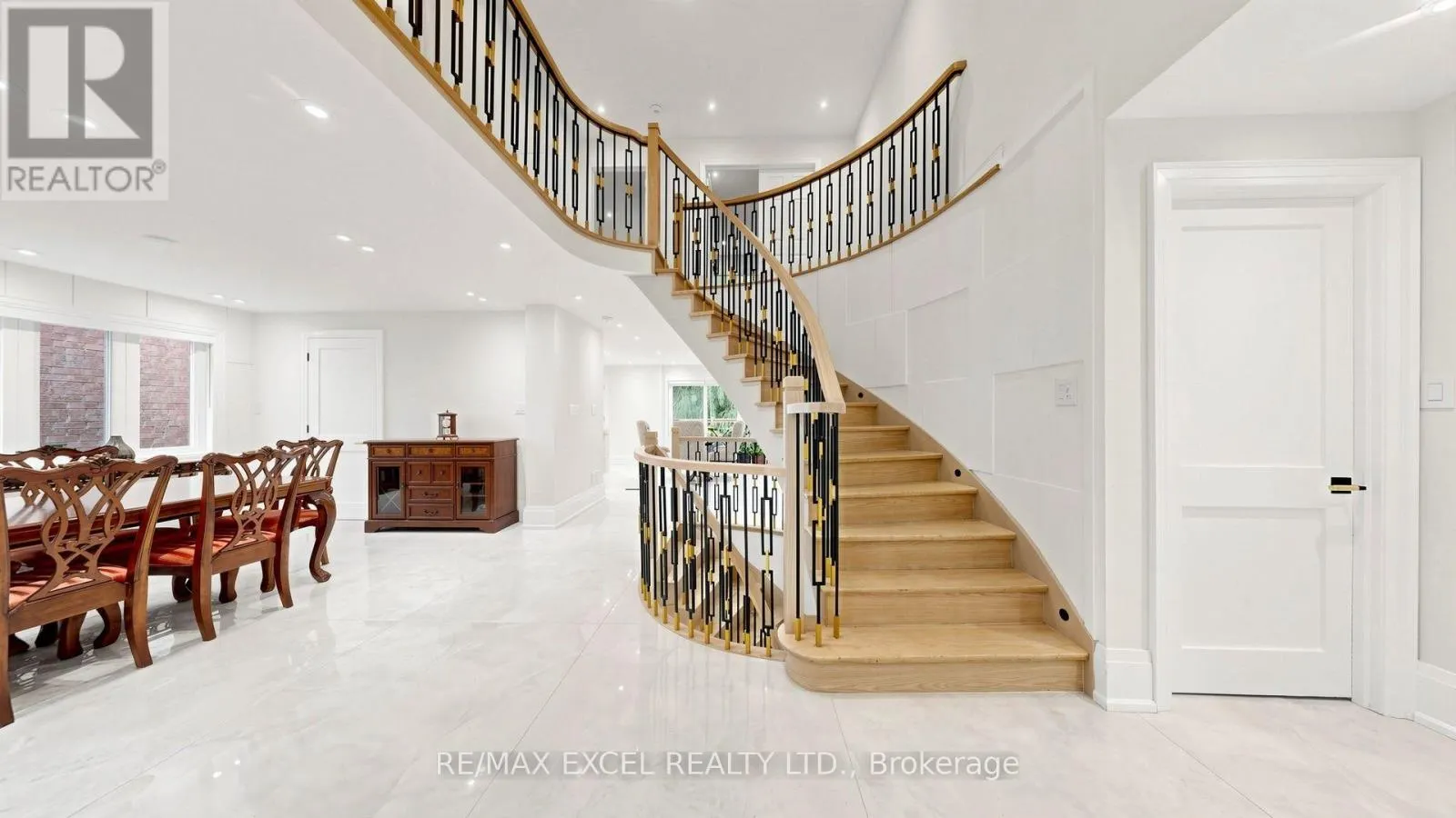 2B TRINITY CRESCENT