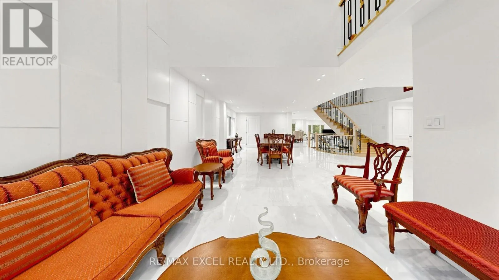 2B TRINITY CRESCENT