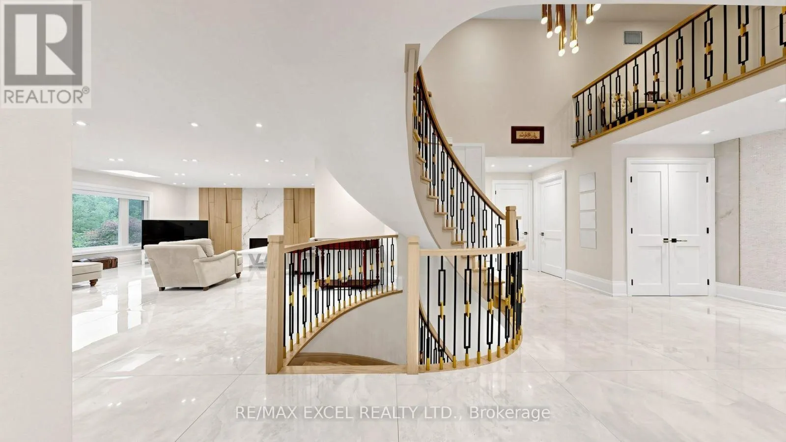 2B TRINITY CRESCENT