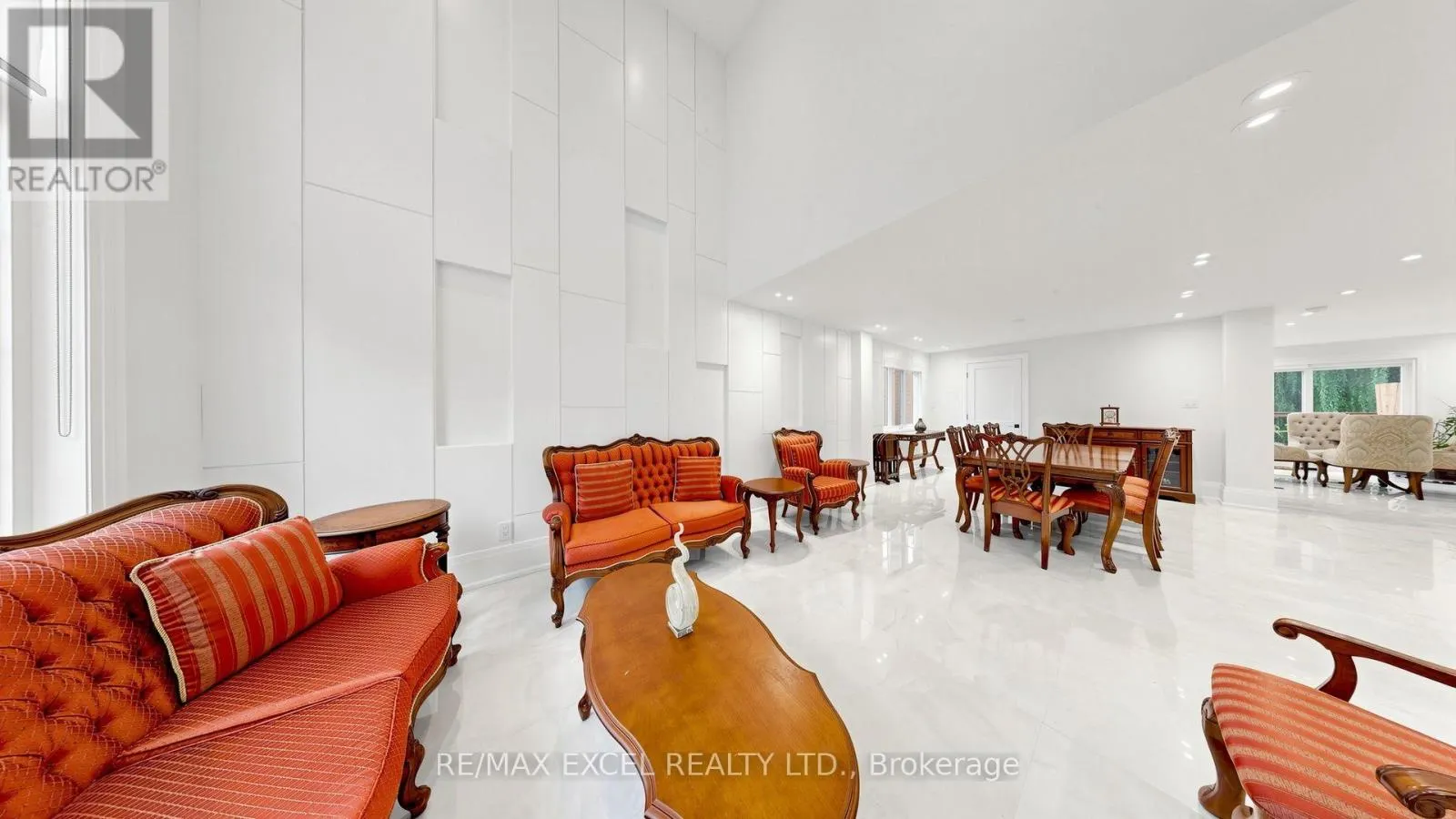 2B TRINITY CRESCENT