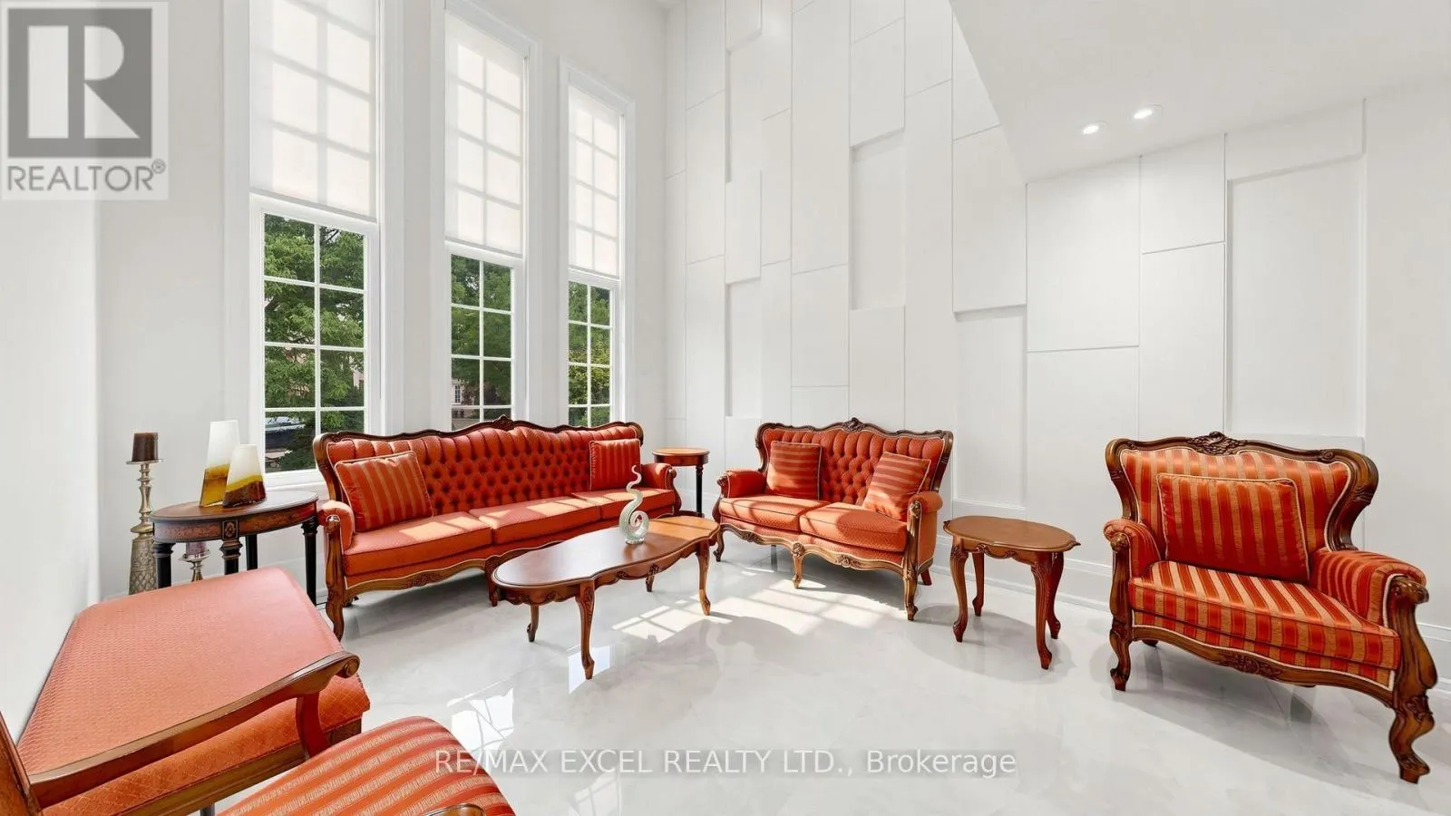 2B TRINITY CRESCENT