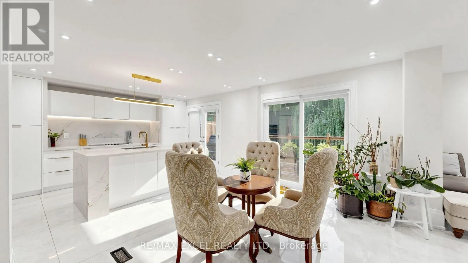 2B TRINITY CRESCENT