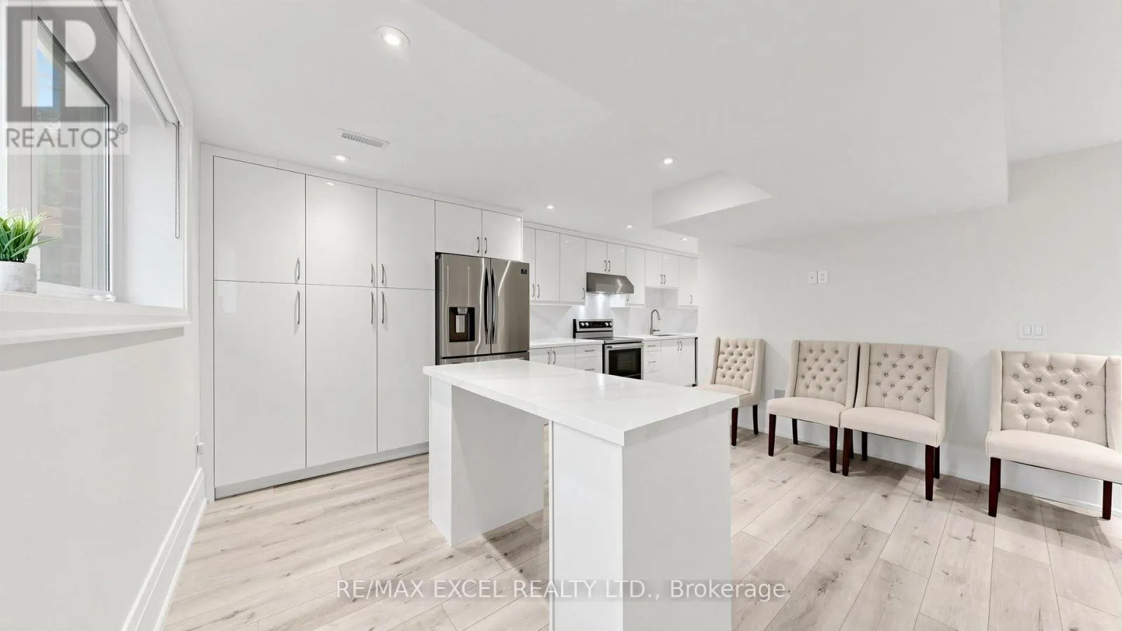 2B TRINITY CRESCENT