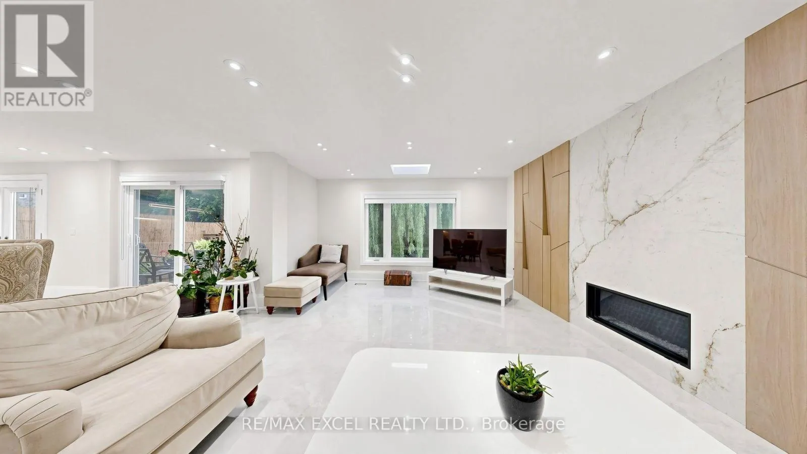 2B TRINITY CRESCENT