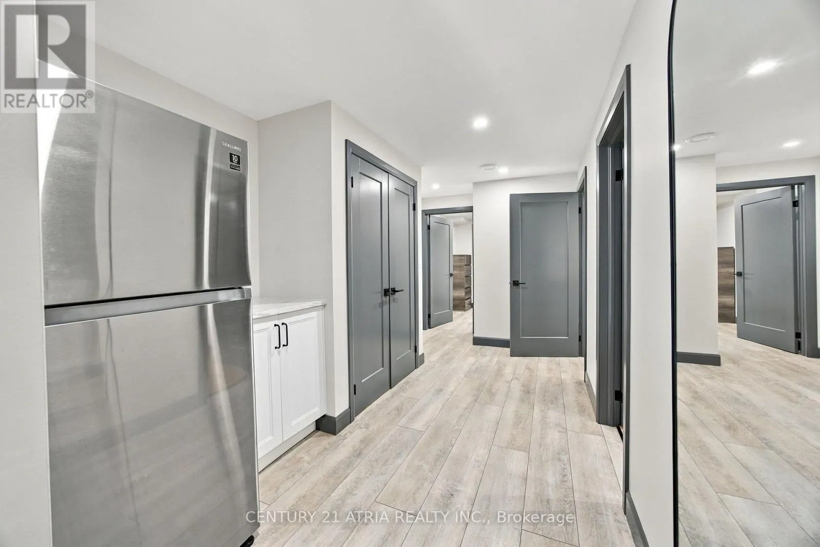 48 WILLIAM BOWES BOULEVARD