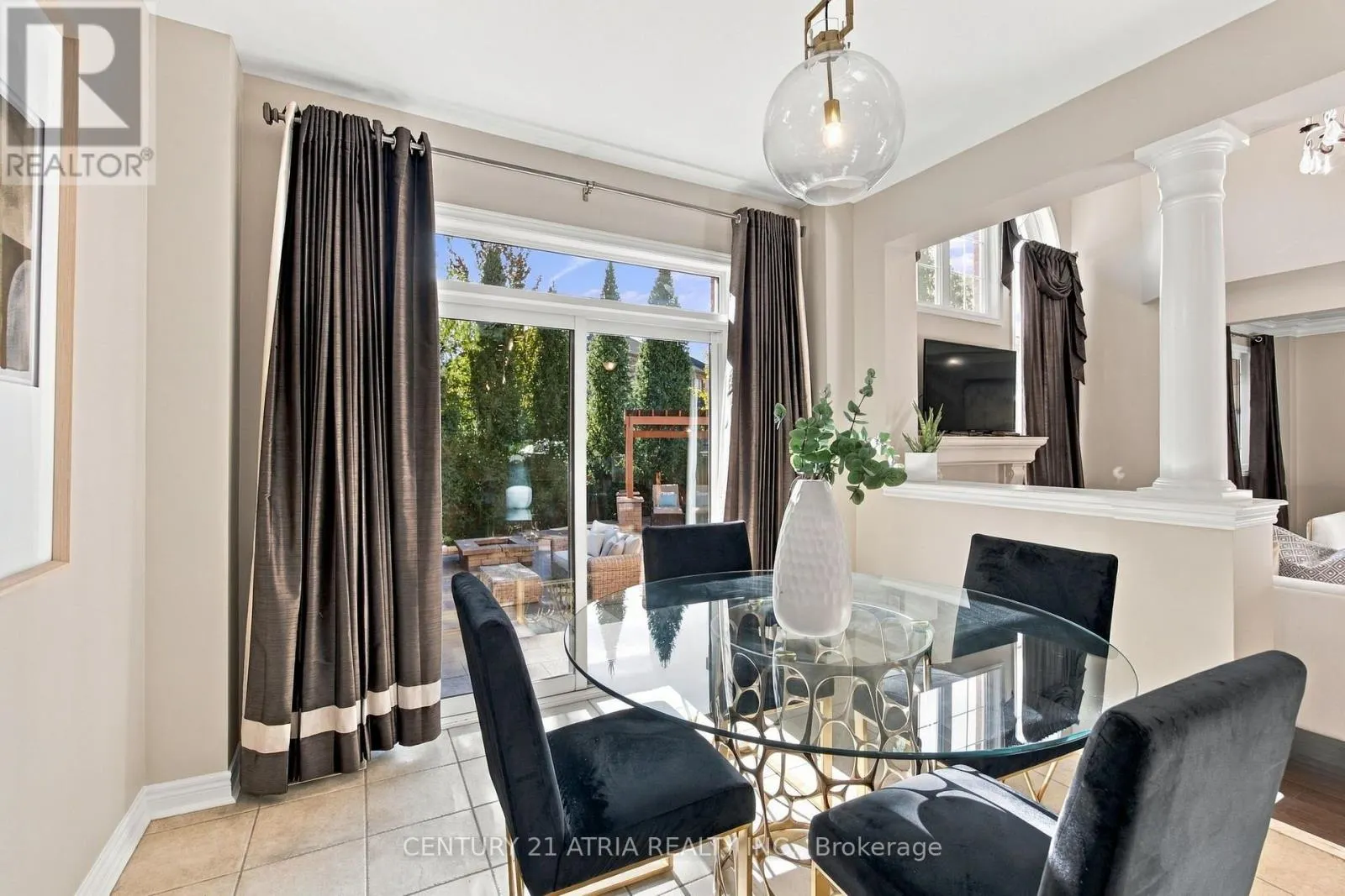 48 WILLIAM BOWES BOULEVARD