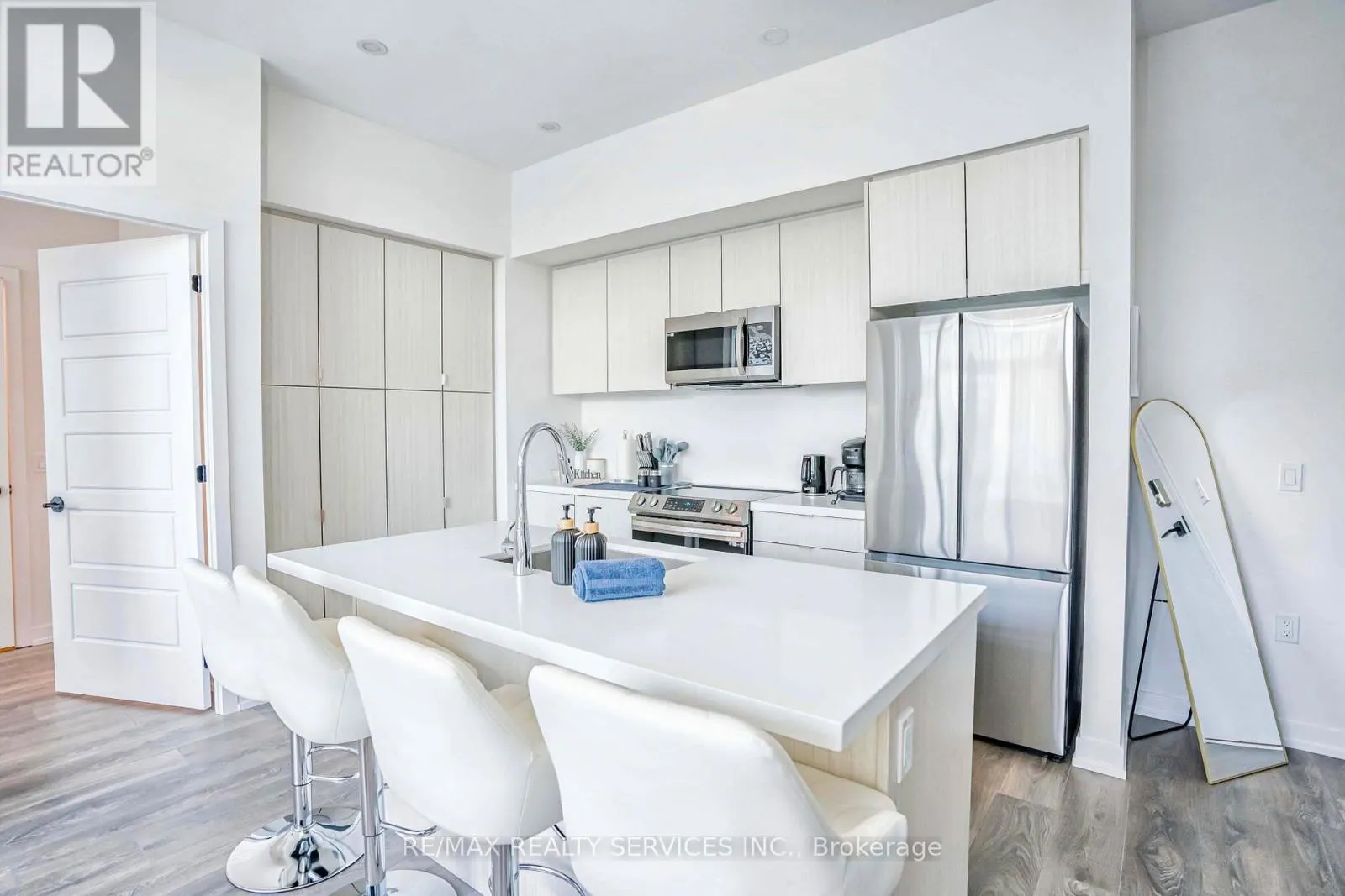 403 - 415 SEA RAY AVENUE