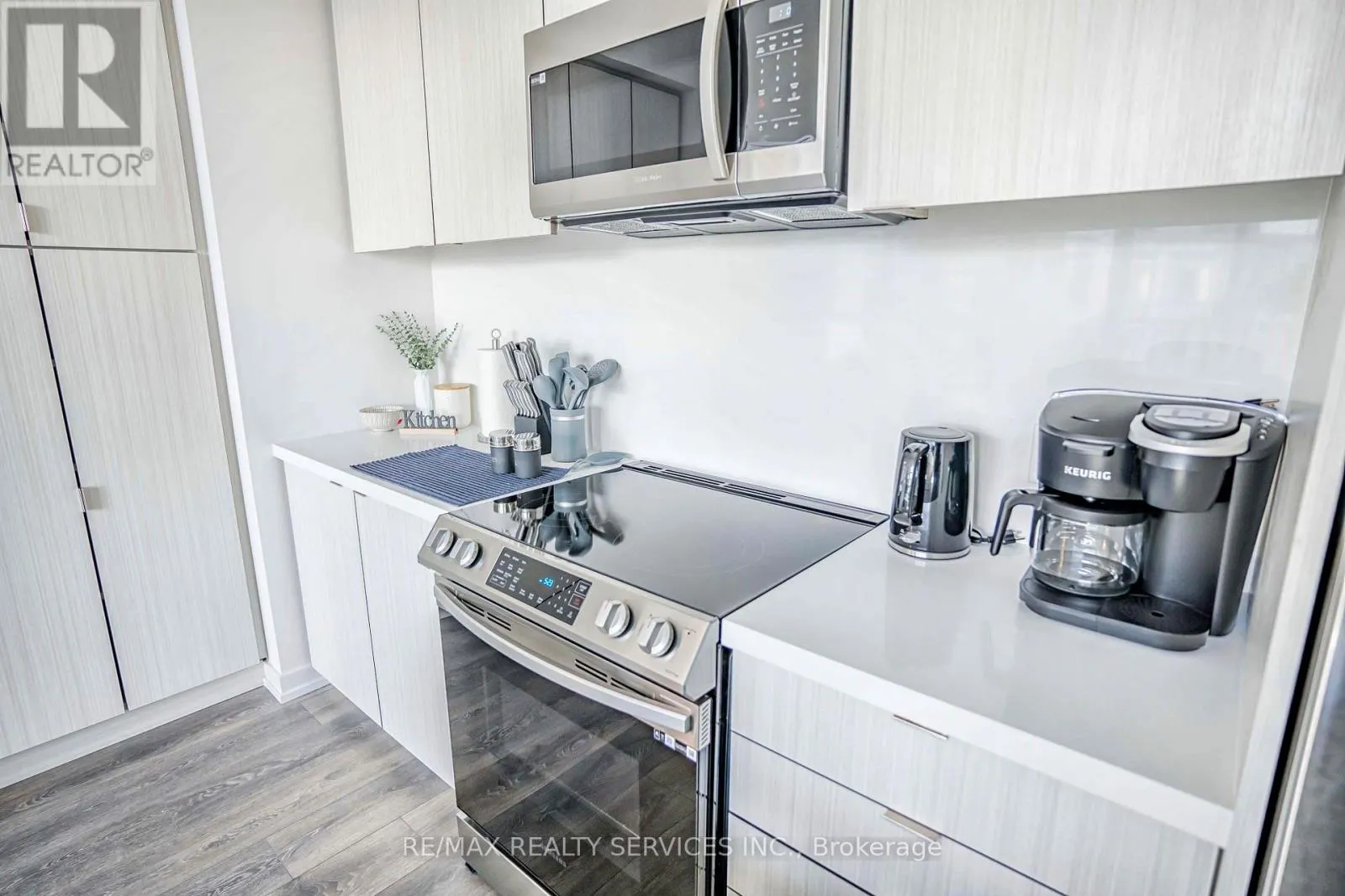 403 - 415 SEA RAY AVENUE