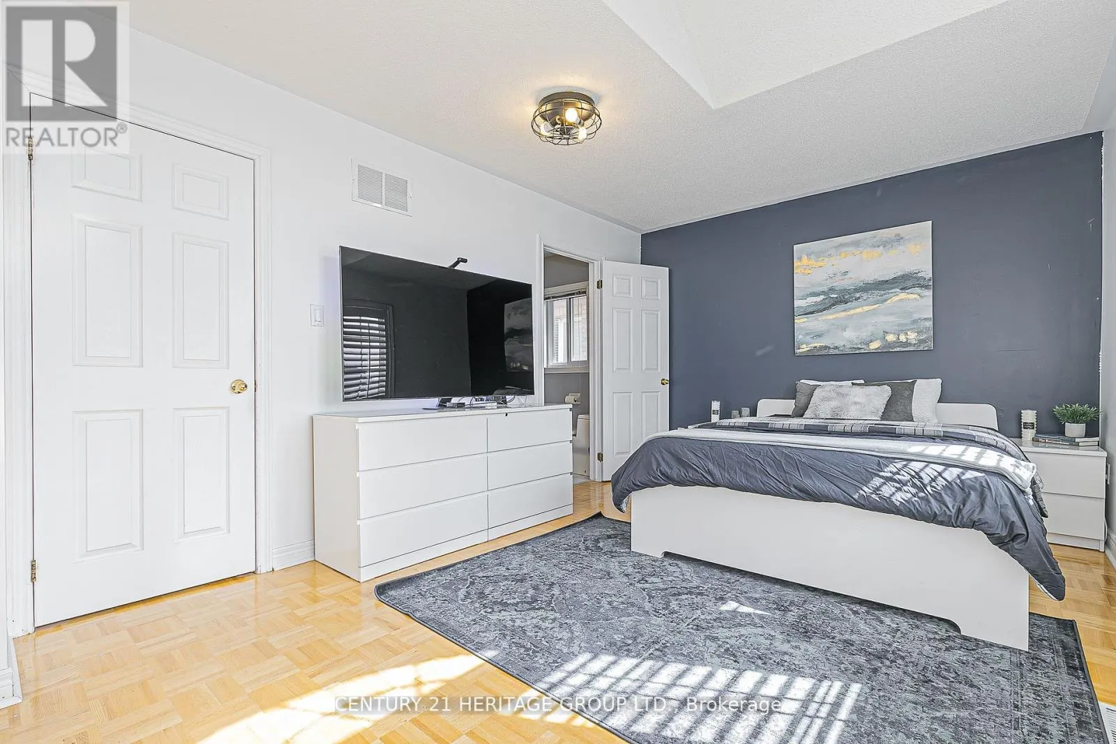 29 EMINENCE ROAD